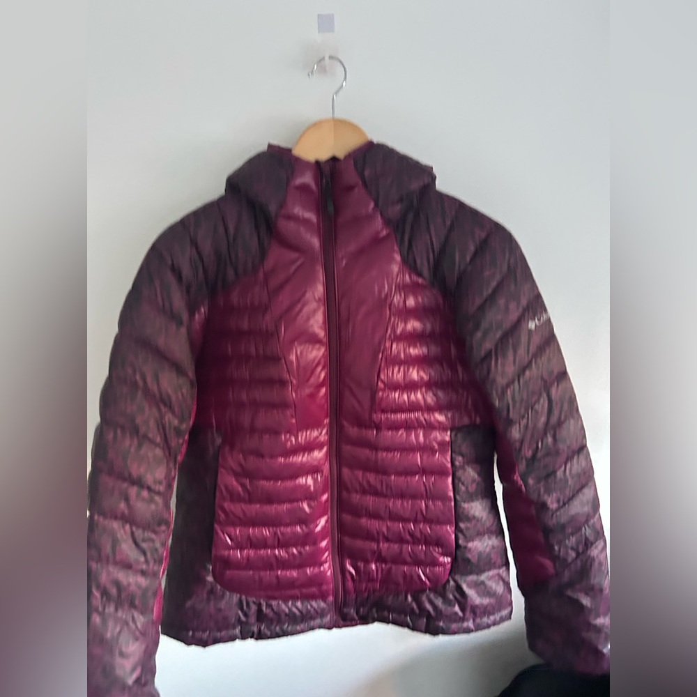 Columbia Women's Burgundy Puffer Jacket